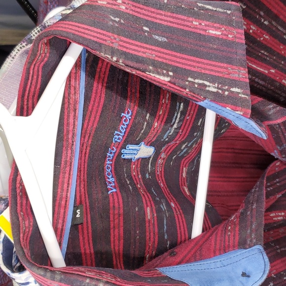 Luciano Visconti Black long-sleeved button size Medium shirt. Red,gray and black - Picture 2 of 8